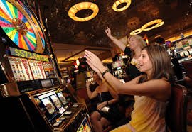 Tampilan antarmuka kasino langsung panen777 di smartphone dengan meja roulette aktif